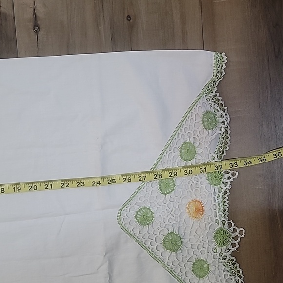 Vintage handmade pillowcases doilie accents tatting green orange white medallion - Picture 5 of 11